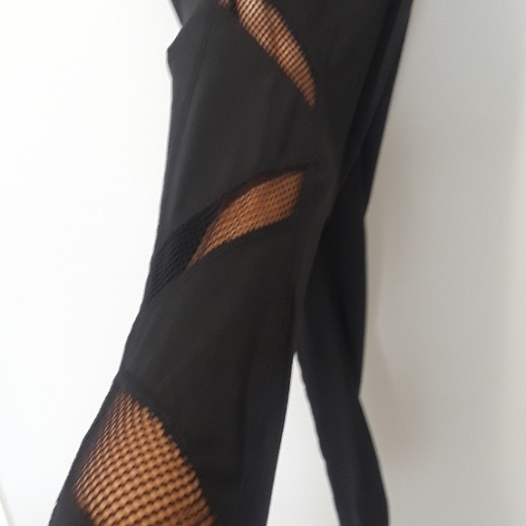 💥SALE 3/$15 Hot Kiss Leggings - Picture 2 of 6